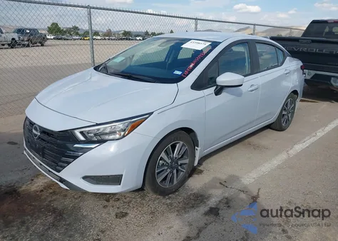 2025 Nissan Versa 1.6 Sv z USA, uszkodzony, nr VIN 3N1CN8EV8SL830221